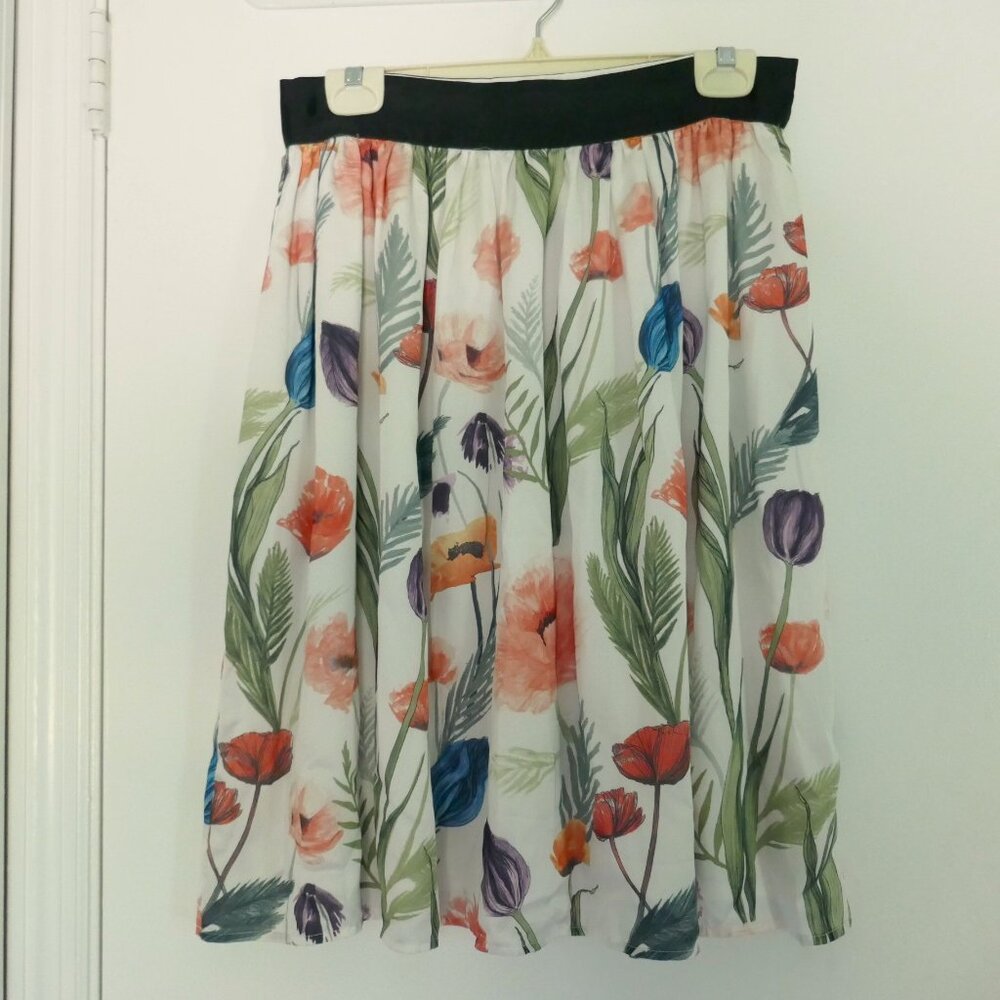 H&M multicolor floral print flowers satiny swishy circle skirt size 10